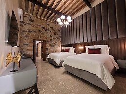 Milo Collection Hotel
