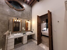 Milo Collection Hotel