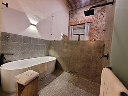 Milo Collection Hotel