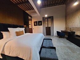 Milo Collection Hotel