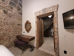 Milo Collection Hotel