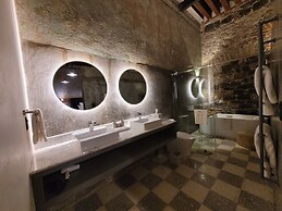 Milo Collection Hotel