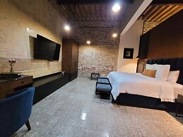 Milo Collection Hotel