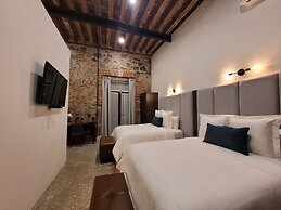Milo Collection Hotel