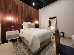 Milo Collection Hotel