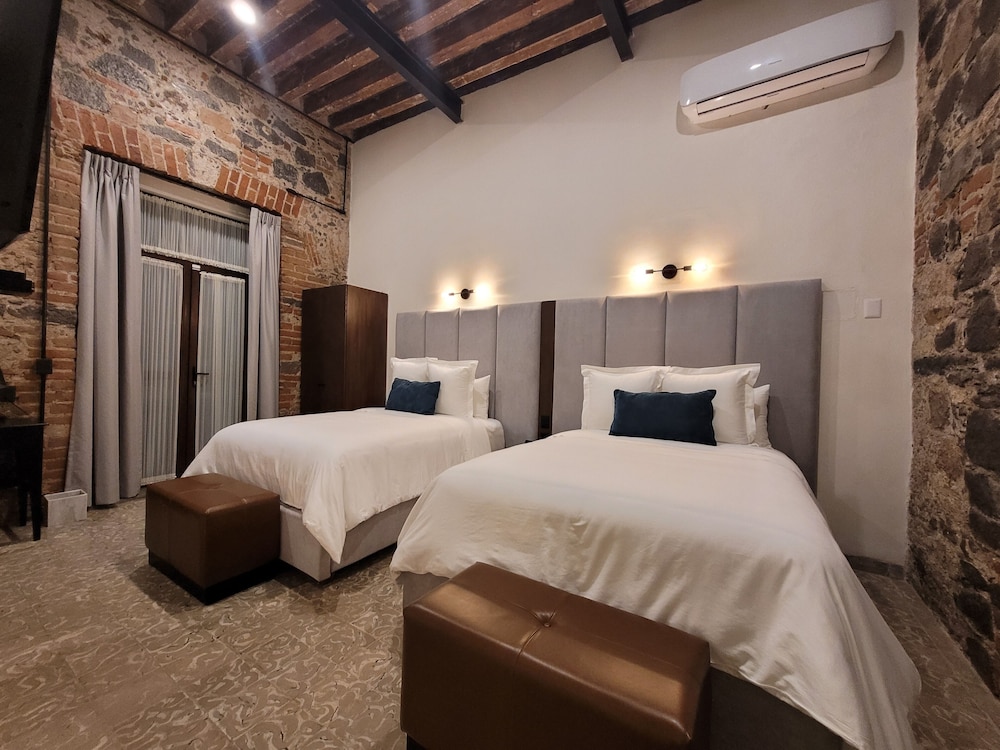 Milo Collection Hotel