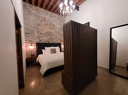Milo Collection Hotel