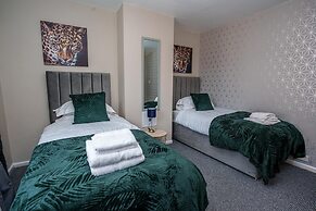 Hucknall house