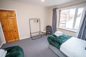 Hucknall house