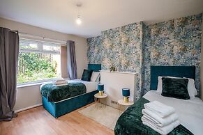 Hucknall house