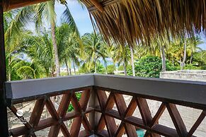 Nomad Beach House - Hostel