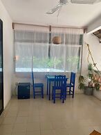 Nomad Beach House - Hostel