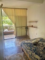 Nomad Beach House - Hostel