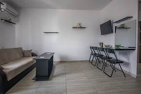 Impeccable 1-bed Studio in Roșu