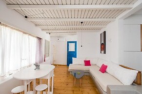 Luxury Sea View Apartment w shared pool