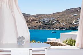 Luxury Sea View Apartment w shared pool