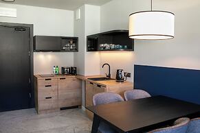 H11 Aparthotel