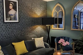 Stylish Scottish House With Garden and Parking