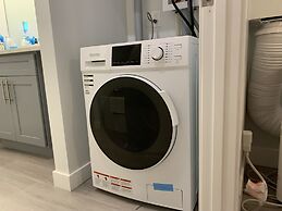 A Lovely Studio with Full Kitchen & AC