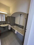 76thelakehouse