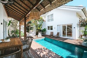 Sun & Moon Villa