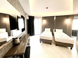 Emilia Hotel