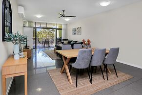 Pool View City Centre Apartment 202