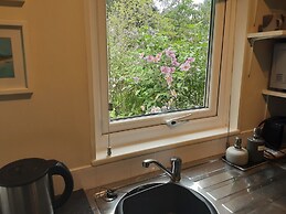 Tranquil Wood Cabin set in a Beautiful Orchard