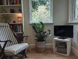 Tranquil Wood Cabin set in a Beautiful Orchard