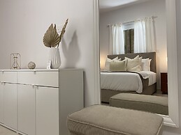 Phaedrus Living City Flat Androcleous
