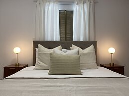 Phaedrus Living City Flat Androcleous