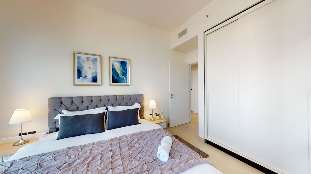 SuperHost - High-End apartment With Burj Khalifa Glimpse