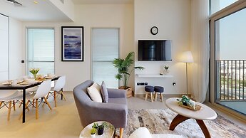 SuperHost - High-End apartment With Burj Khalifa Glimpse