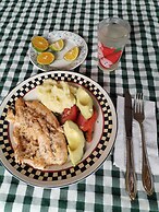 Cabinas las Manzanas Bed y Breakfast