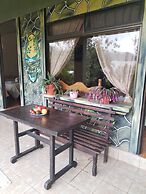 Cabinas las Manzanas Bed y Breakfast