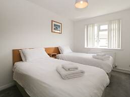 Harcombe House Pet Friendly Bungalow