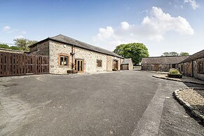 Harcombe House Pet Friendly Bungalow