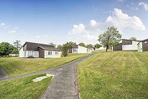 Harcombe House Pet Friendly Bungalow