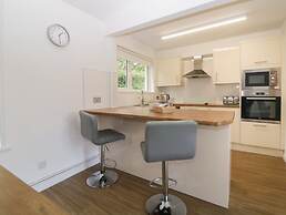 Harcombe House Pet Friendly Bungalow