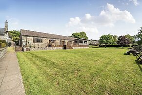Harcombe House Pet Friendly Bungalow