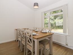 Harcombe House Pet Friendly Bungalow