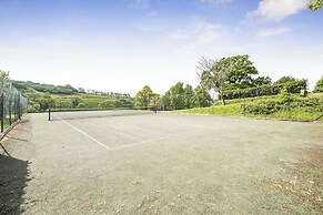 Harcombe House Pet Friendly Bungalow