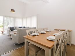 Harcombe House Pet Friendly Bungalow