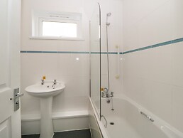 Harcombe House Pet Friendly Bungalow