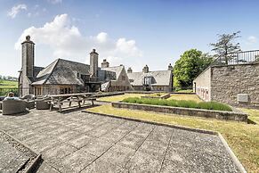 Harcombe House Pet Friendly Bungalow