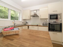 Harcombe House Bungalow 2