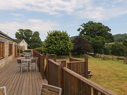 Harcombe House Bungalow 2