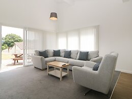 Harcombe House Bungalow 2