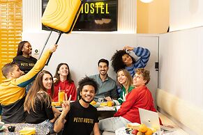 Petit Hostel Palacio Real