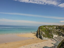 13 Cliff Edge